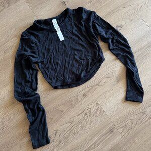 lululemon cropped Hold Tight long sleeve